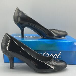 NEW Easy Street Women’s Passion Dress Pumps Black Patent Size 8.5M